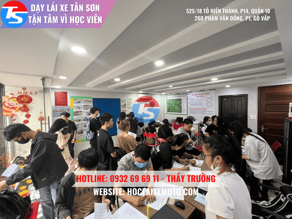Văn Phòng Ghi Danh Của Dạy Lái Xe Tân Sơn